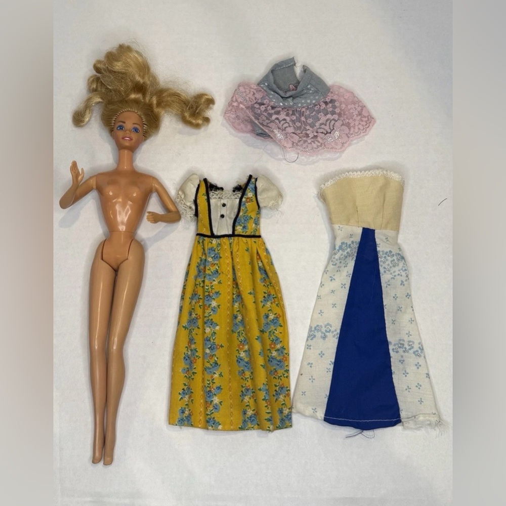 Vtg 1966 Mattel Blonde Hair Blue Eyes Twist & Turn Barbie Taiwan